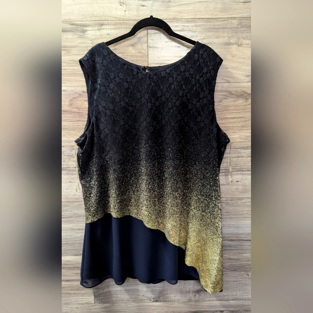 Gorgeous New Frank Lyman Top - Size 22